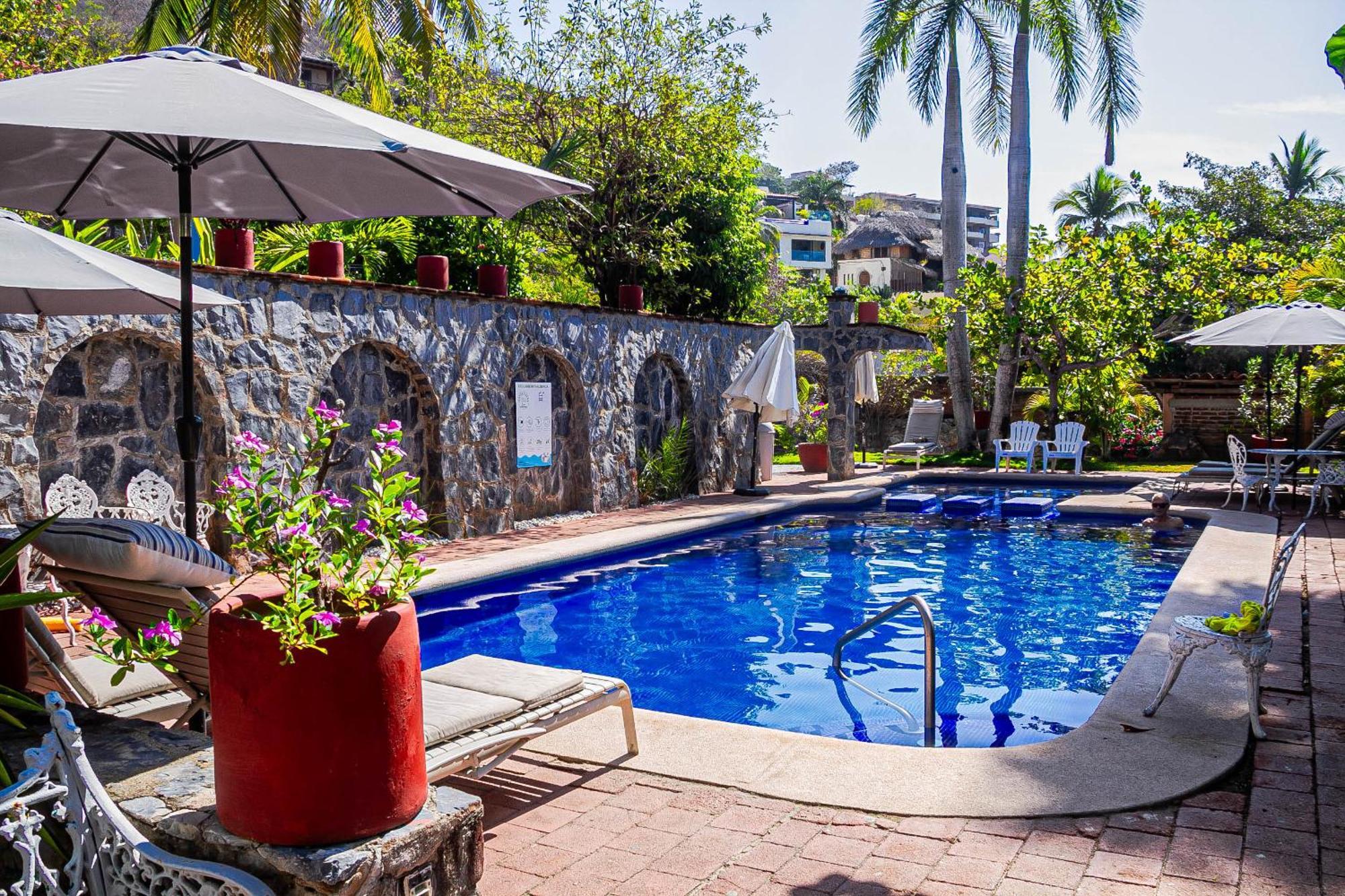 Hotel Villas Ema Zihuatanejo Exterior photo