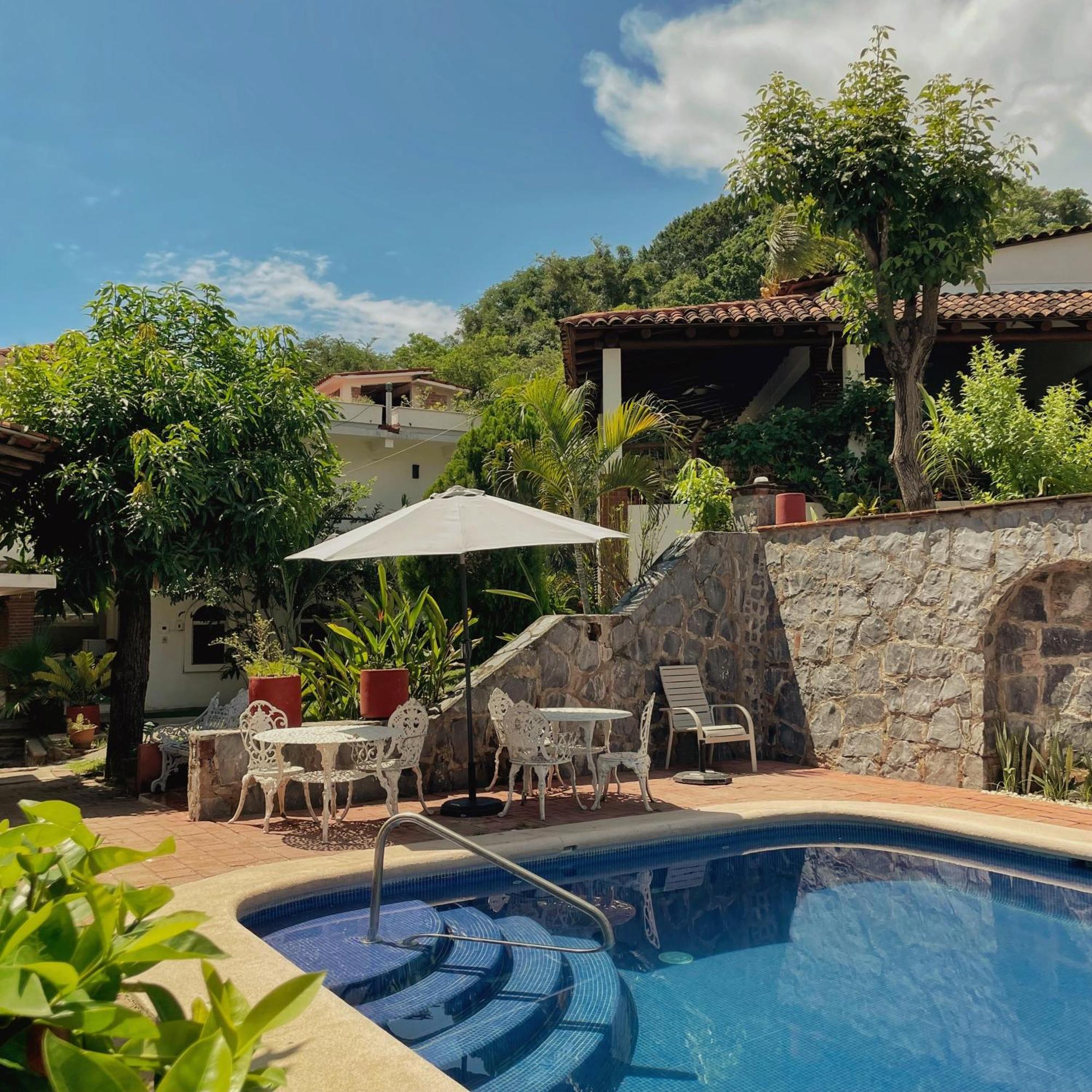 Hotel Villas Ema Zihuatanejo Exterior photo