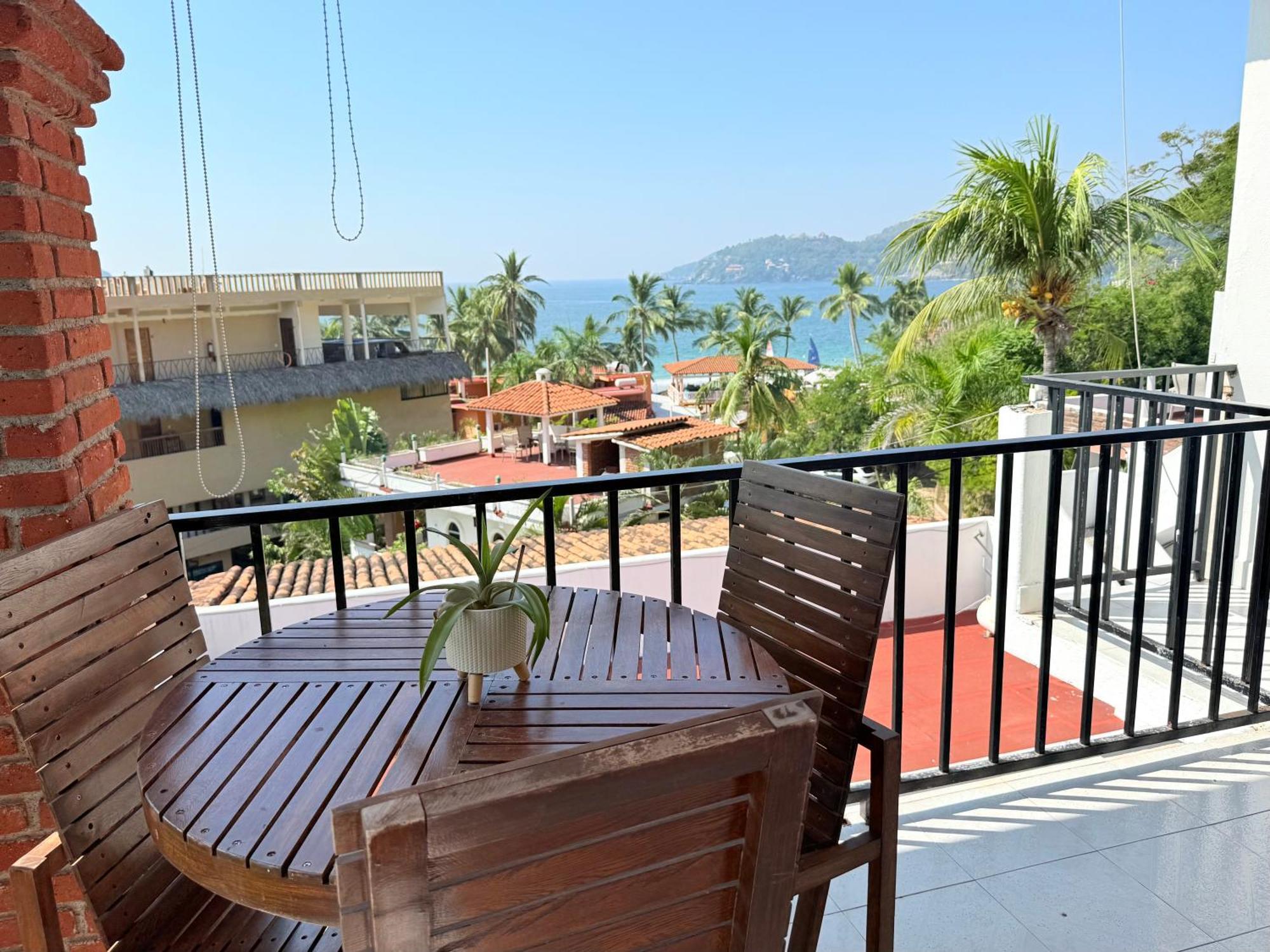Hotel Villas Ema Zihuatanejo Exterior photo